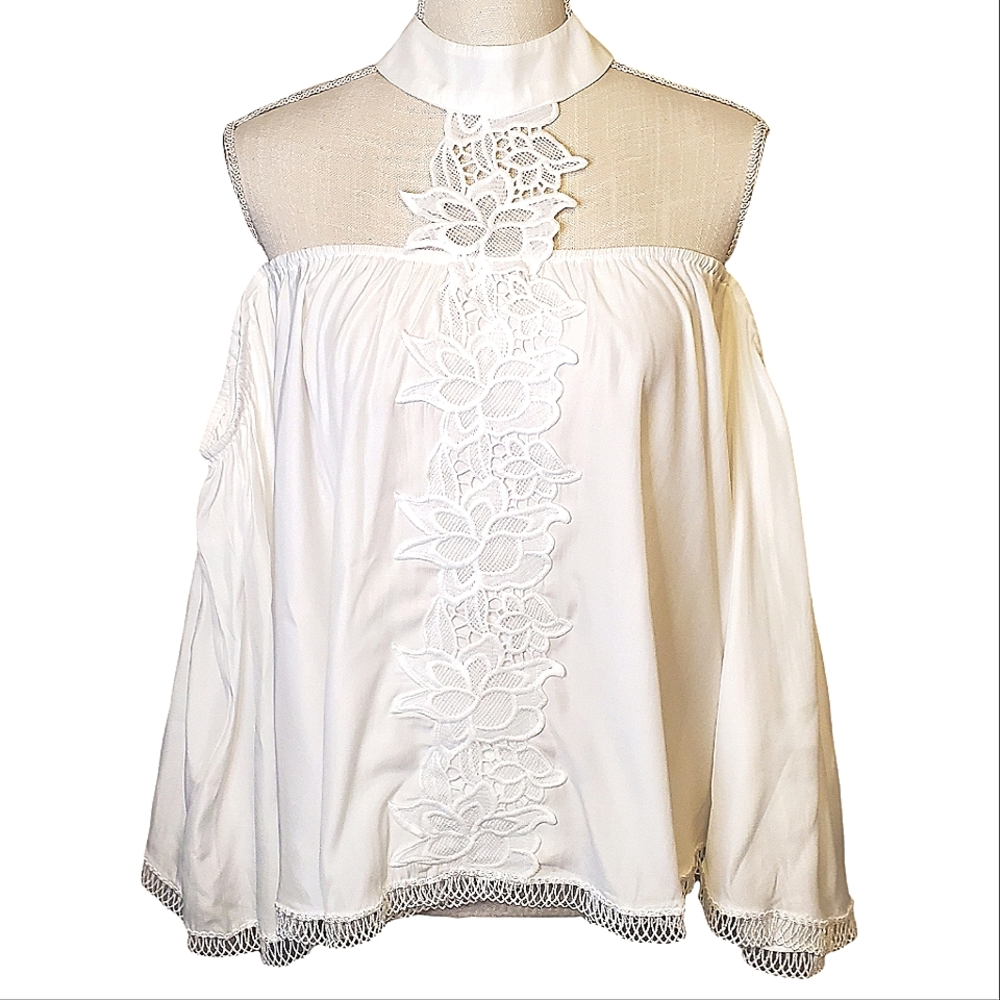 UNION OF ANGELS | Women's Julieta Top white lace flare-fit blouse. Size XS. NWT.